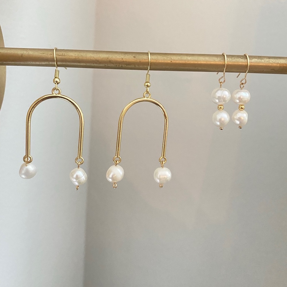 Gold pearl earrings